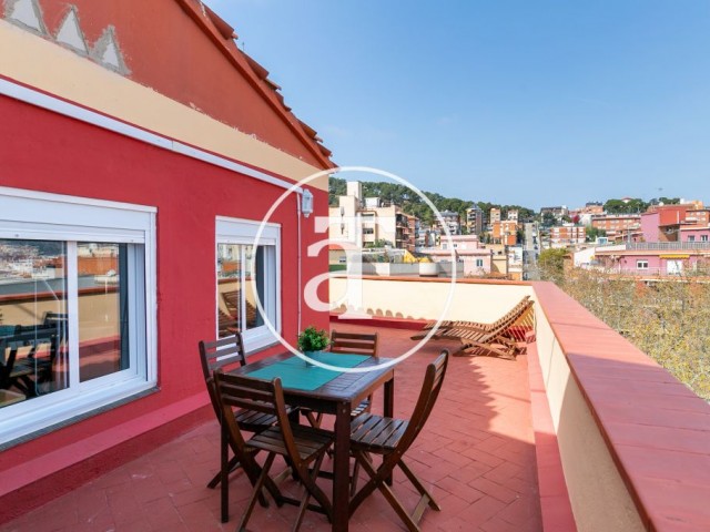 Monthly rental penthouse studio with terrace in Horta Guinardó