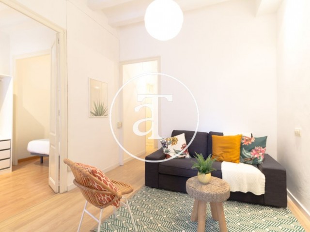 Monthly rental apartment with 3 bedrooms closed to Girona station